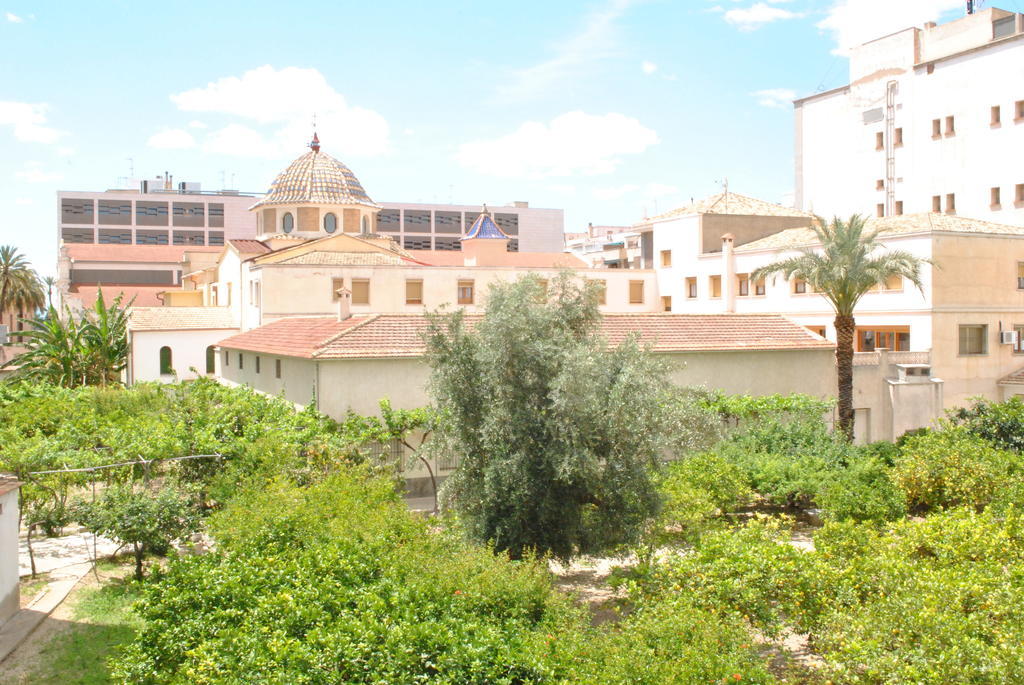 Hostal Rey Teodomiro Орихуела Екстериор снимка